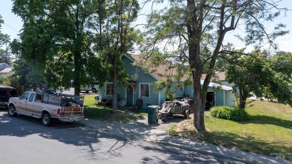Photo of 390 S E Street, Grangeville, ID 83530 (MLS # 98951967)