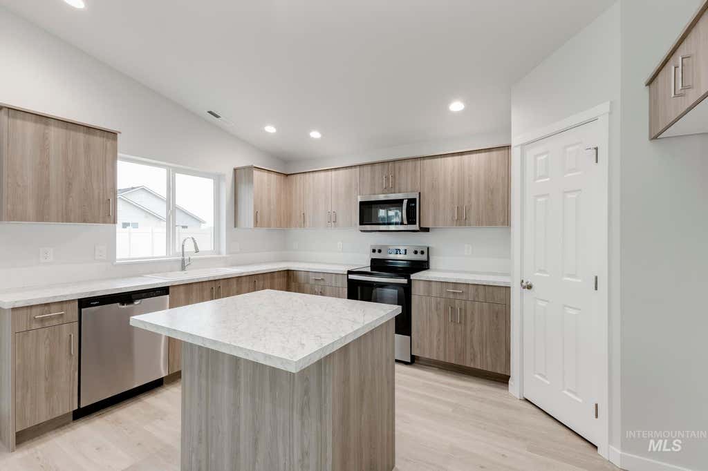 Photo of 4403 Dayton St, Caldwell, ID 83605 (MLS # 98989877)