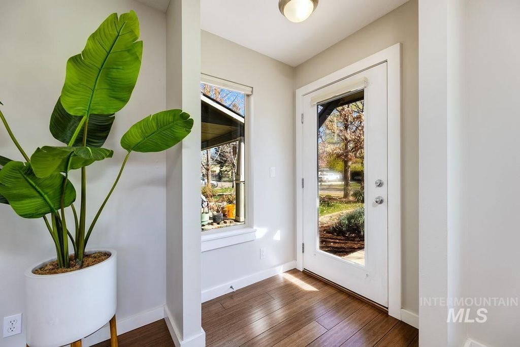 Photo of 2045 S Gourley St, Boise, ID 83705 (MLS # 98979846)