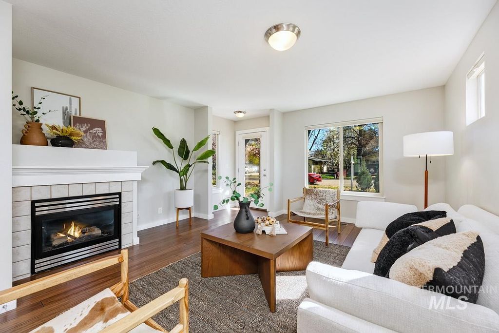 Photo of 2045 S Gourley St, Boise, ID 83705 (MLS # 98979846)