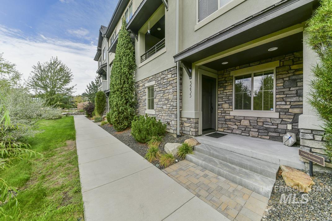 3235 E. Front Runner Lane