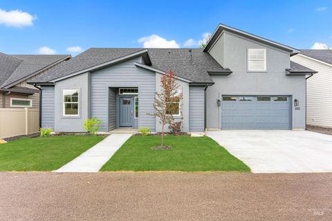 Photo of 5055 N Pierce Park Lane, Boise, ID 83714 (MLS # 98988752)