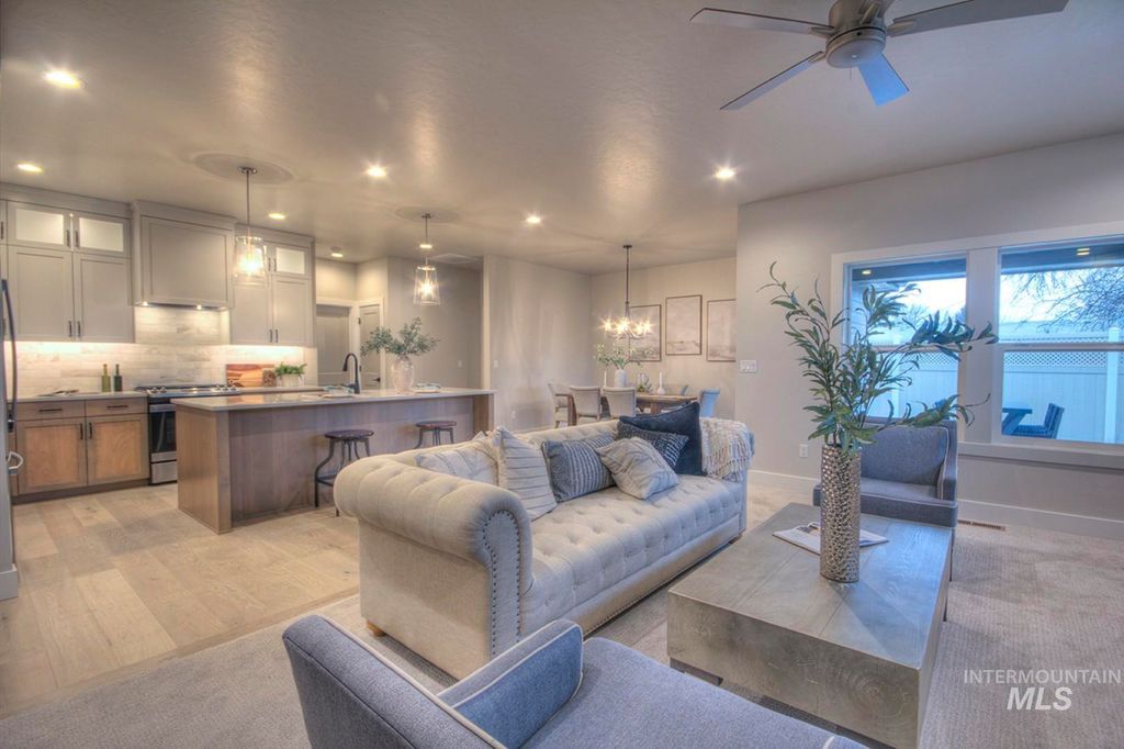 Photo of 1469 N Parkshire Way, Meridian, ID 83642 (MLS # 98972523)