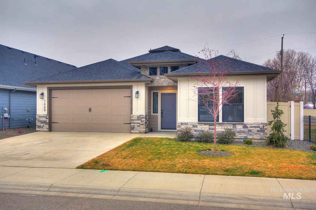 Photo of 1469 N Parkshire Way, Meridian, ID 83642 (MLS # 98972523)