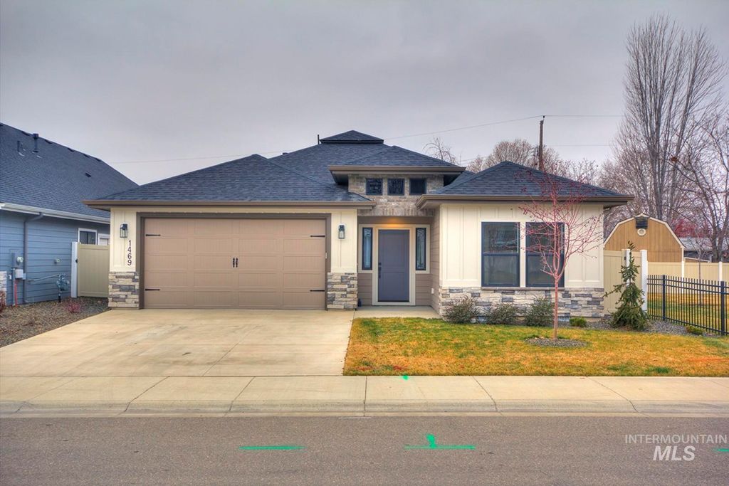 Photo of 1469 N Parkshire Way, Meridian, ID 83642 (MLS # 98972523)