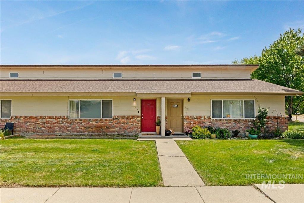 Photo of 714 NW 8th St, Meridian, ID 83642 (MLS # 98986336)