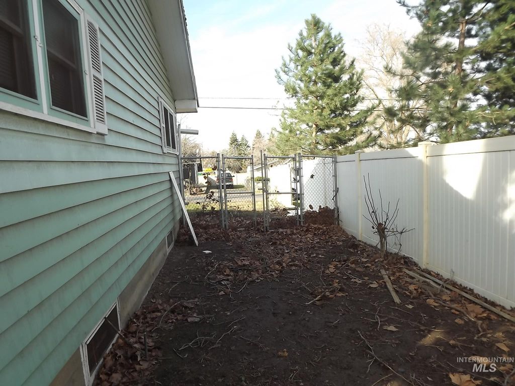 Photo of 3415 11th Street, Lewiston, ID 83501 (MLS # 98977265)