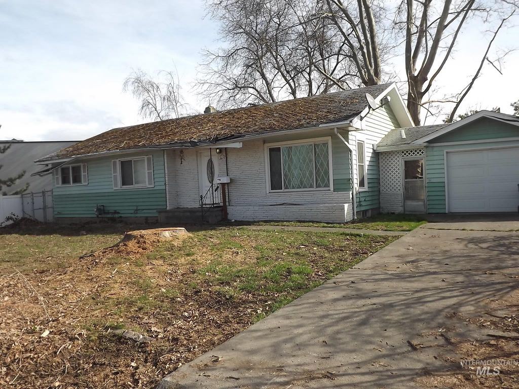 Photo of 3415 11th Street, Lewiston, ID 83501 (MLS # 98977265)