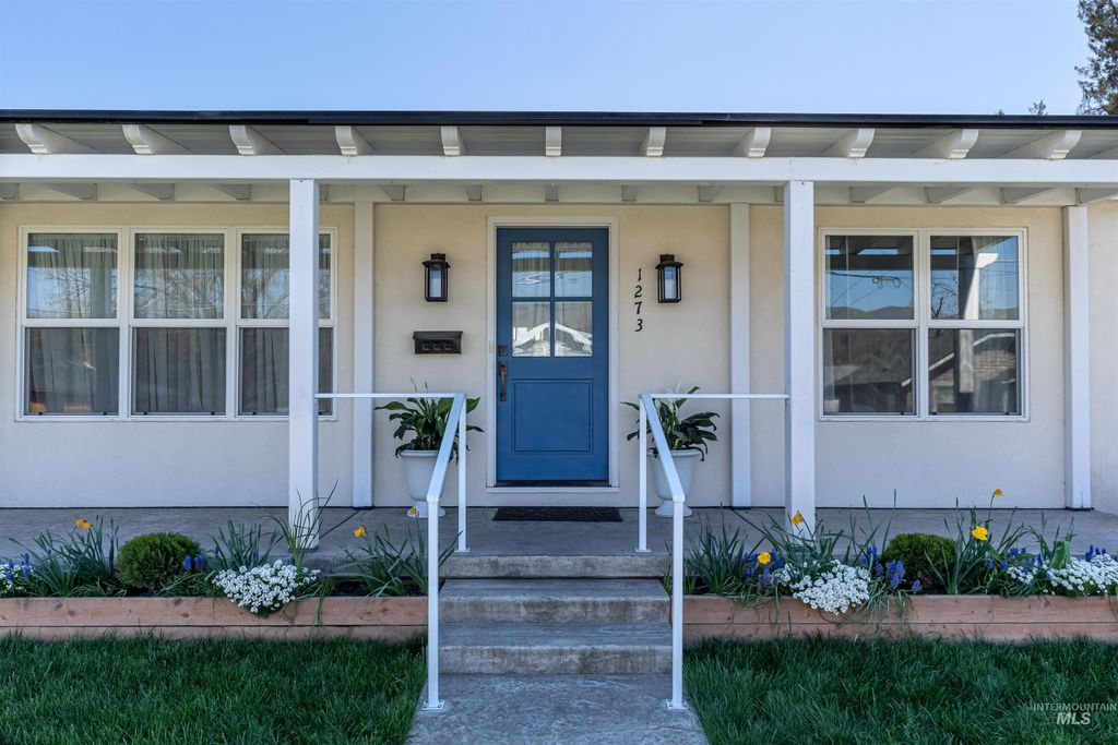 Photo of 1273 Libby St, Clarkston, WA 99403 (MLS # 98982010)