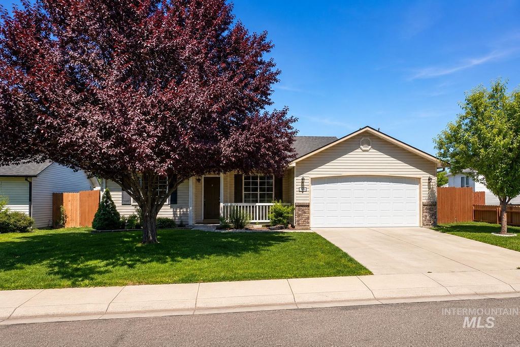 Photo of 90 S Bancroft Way, Nampa, ID 83651 (MLS # 98991074)