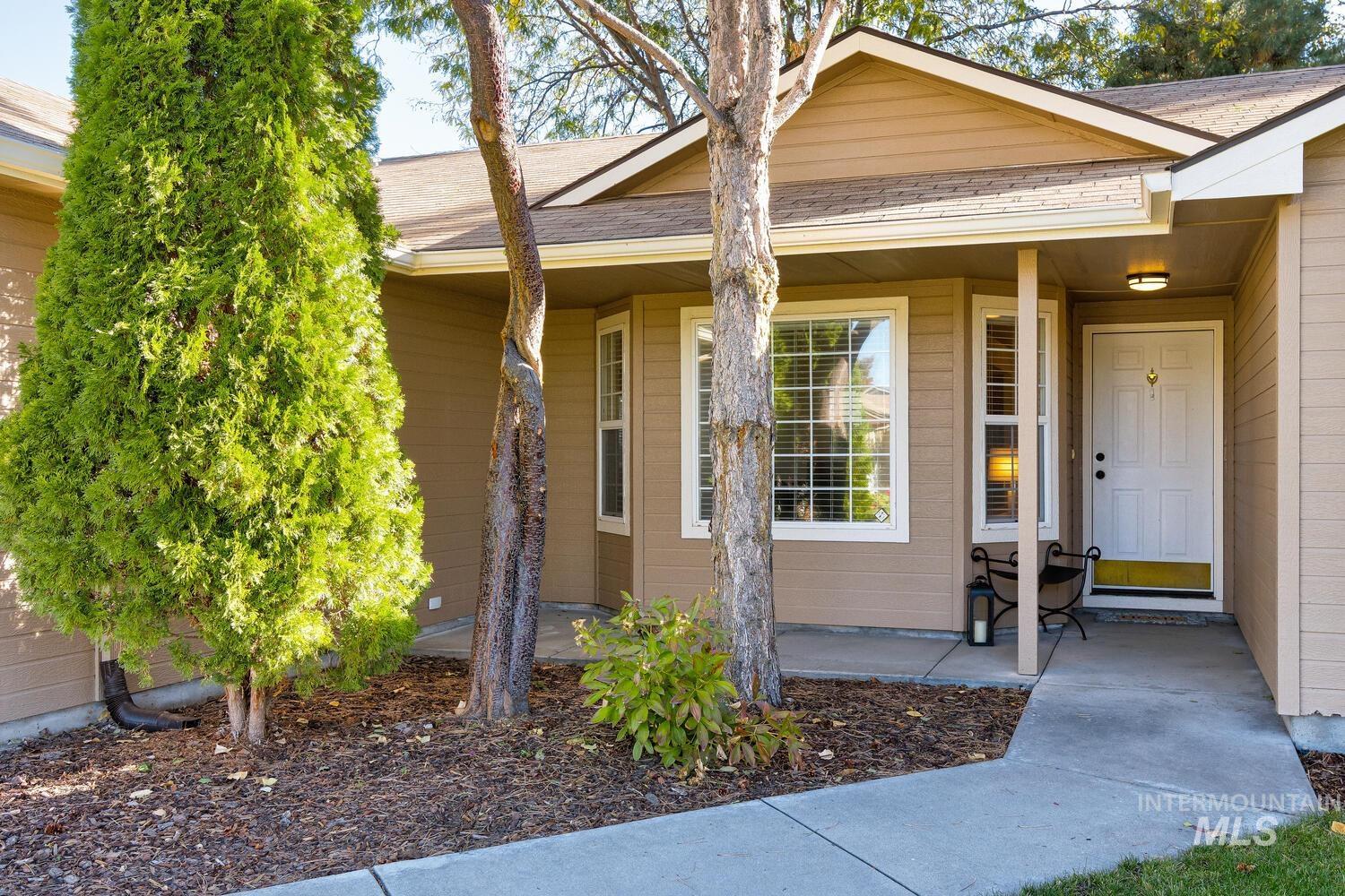1248 N Black Wolf Ave