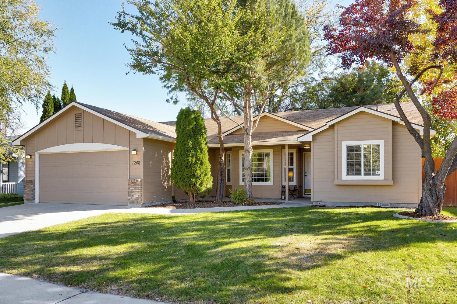 1248 N Black Wolf Ave