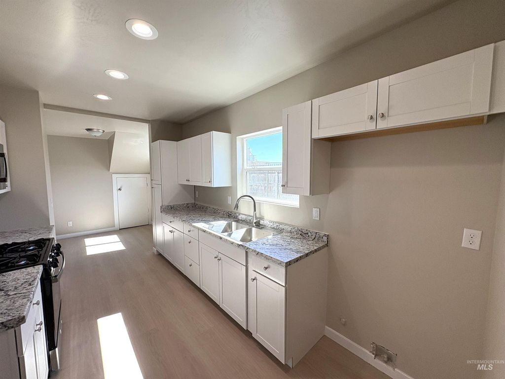 Photo of 513 W Avenue B, Jerome, ID 83338 (MLS # 98990585)