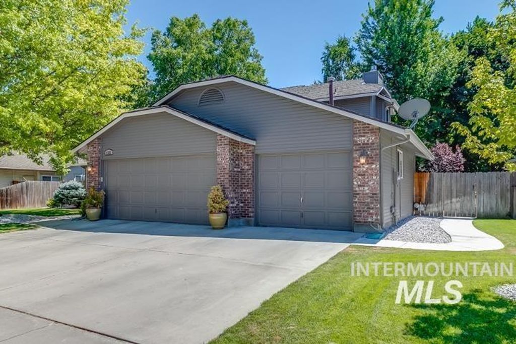 Photo of 1523 E Seaside Ct, Boise, ID 83706 (MLS # 98976821)