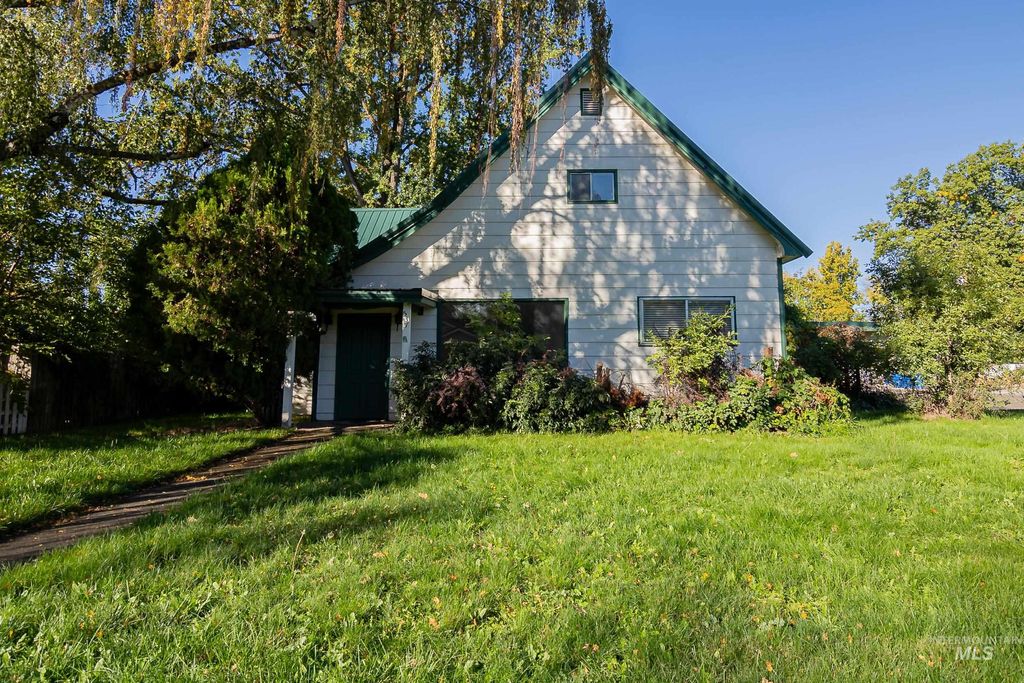 Photo of 537 N 6th Street, Payette, ID 83661 (MLS # 98964980)