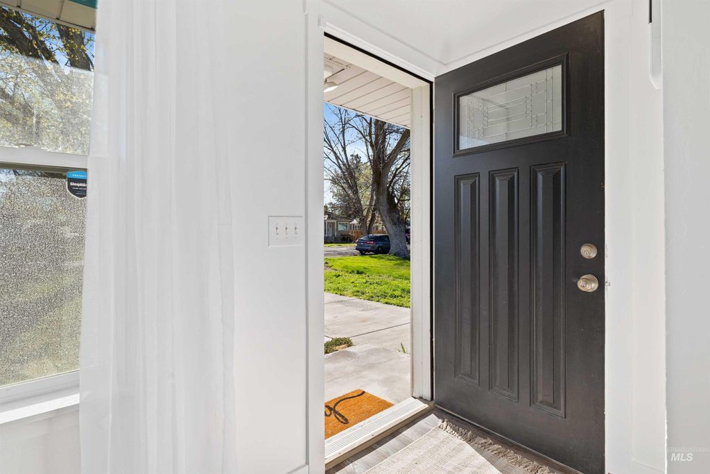 Photo of 1201 California St, Gooding, ID 83330 (MLS # 98980784)