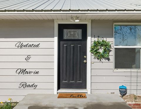 Photo of 1201 California St, Gooding, ID 83330 (MLS # 98980784)