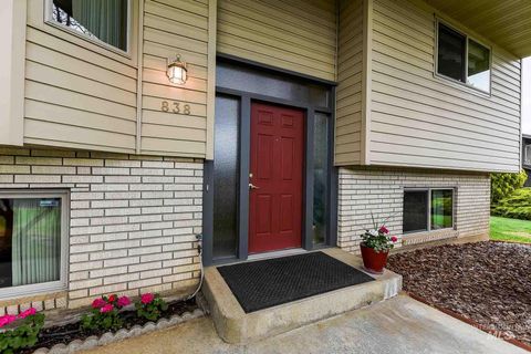 838 Indian Hills Dr. Moscow ID 83843