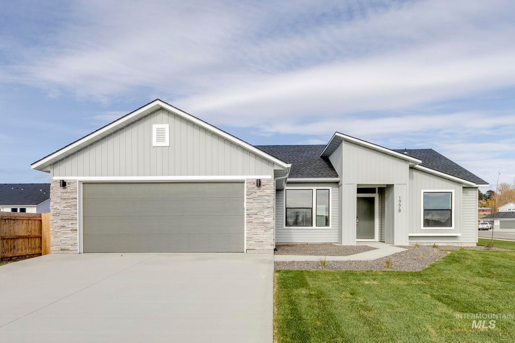 Photo of 434 Aplomado Ct, Middleton, ID 83644 (MLS # 98999166)