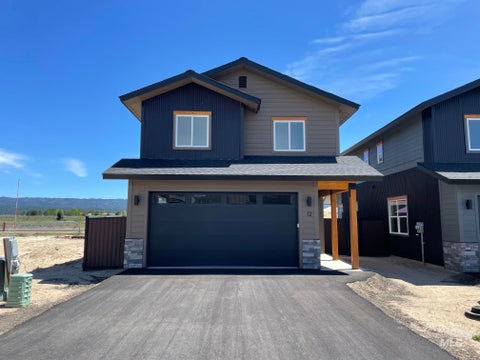 Photo of 12 North Creek, Cascade, ID 83611 (MLS # 98988710)