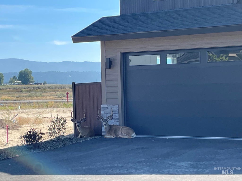 Photo of 12 North Creek, Cascade, ID 83611 (MLS # 98988710)