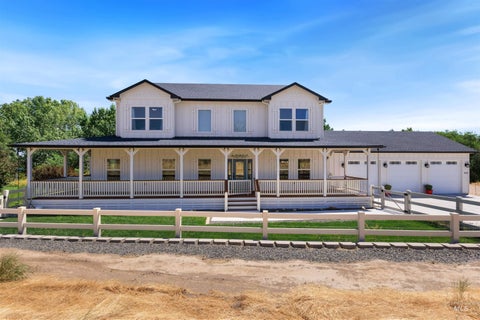 Photo of 402 Loma Alta Ave, Caldwell, ID 83605 (MLS # 98991817)