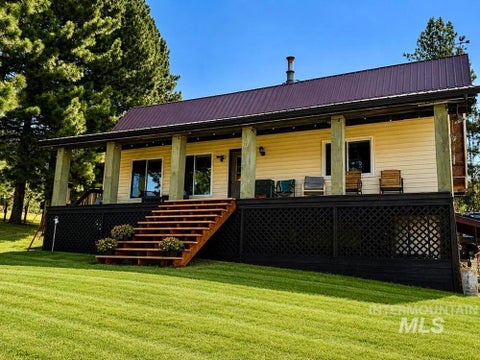 Photo of 40 Atkin Lane, Cascade, ID 83611 (MLS # 98994089)