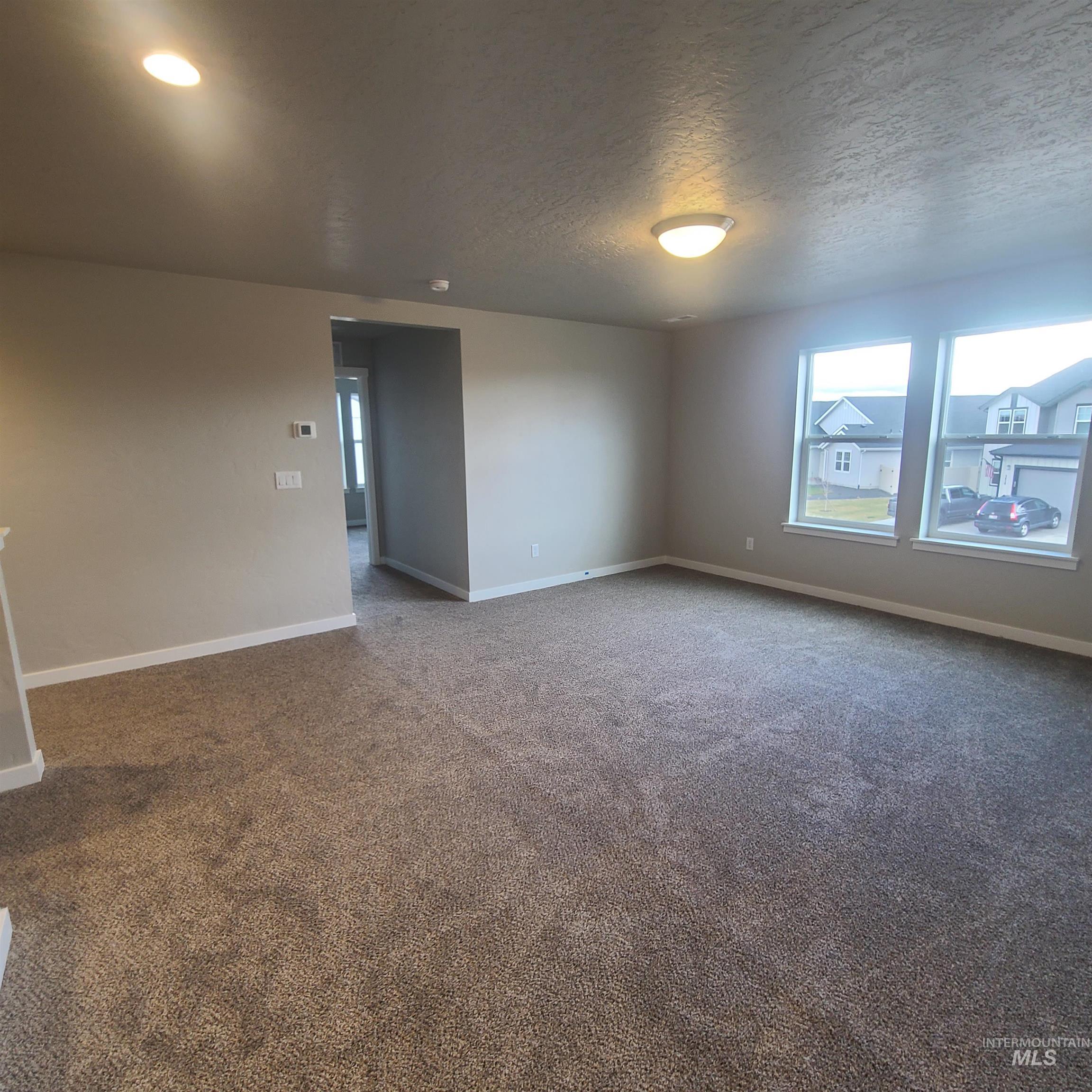 273 W Omphale St