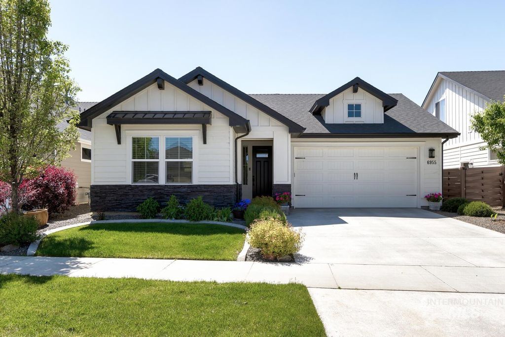 Photo of 6955 N Exeter Pl, Meridian, ID 83646 (MLS # 98977877)