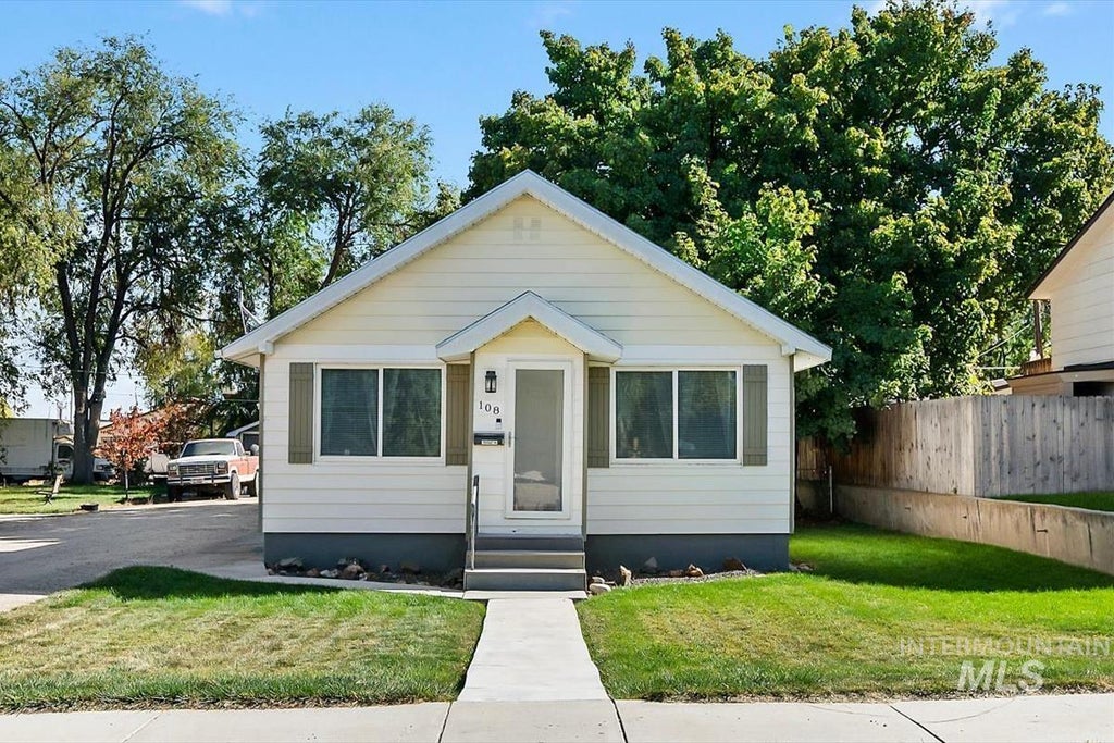 Photo of 108 22nd Ave. S AVE, Nampa, ID 83651 (MLS # 99003833)