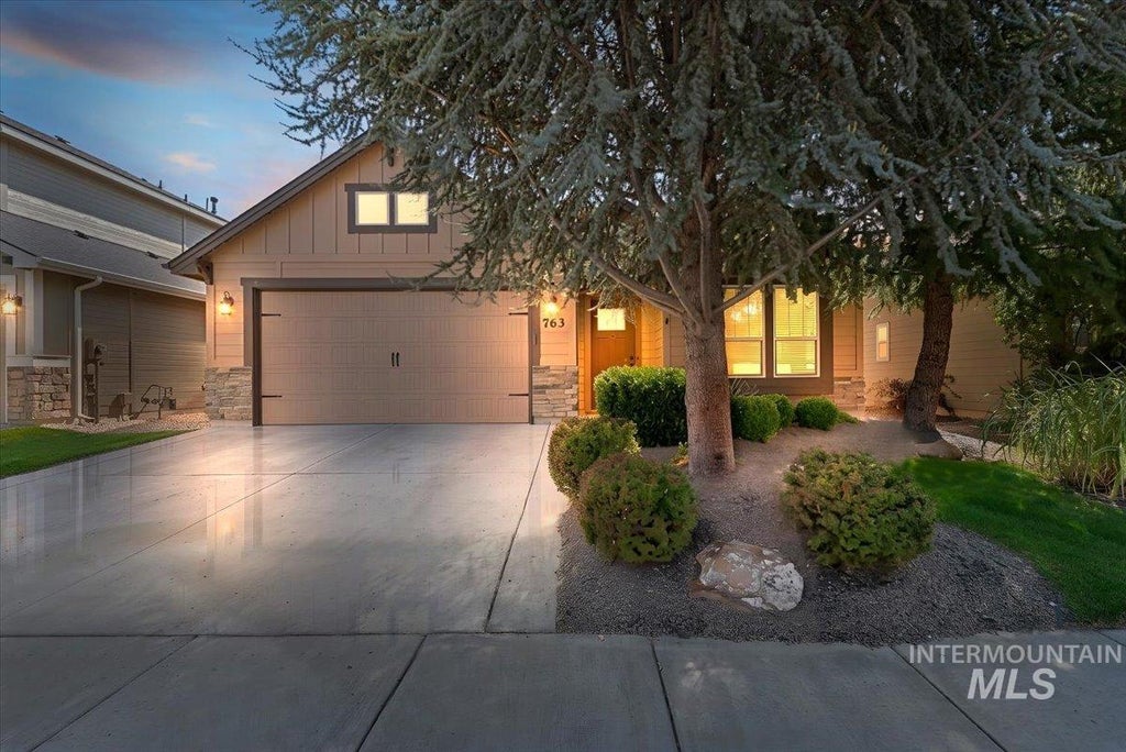 Photo of 763 W Laughton Dr, Meridian, ID 83646 (MLS # 99001394)