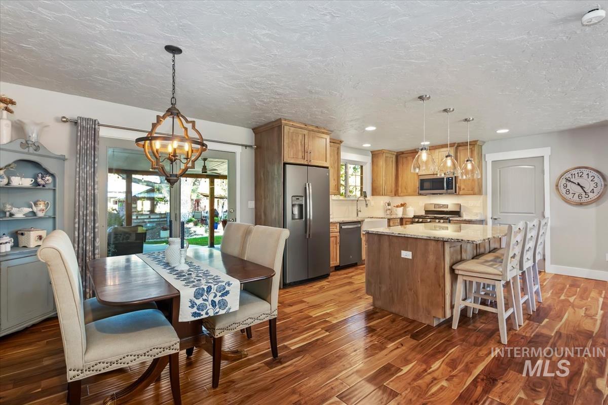 11520 W Edna St