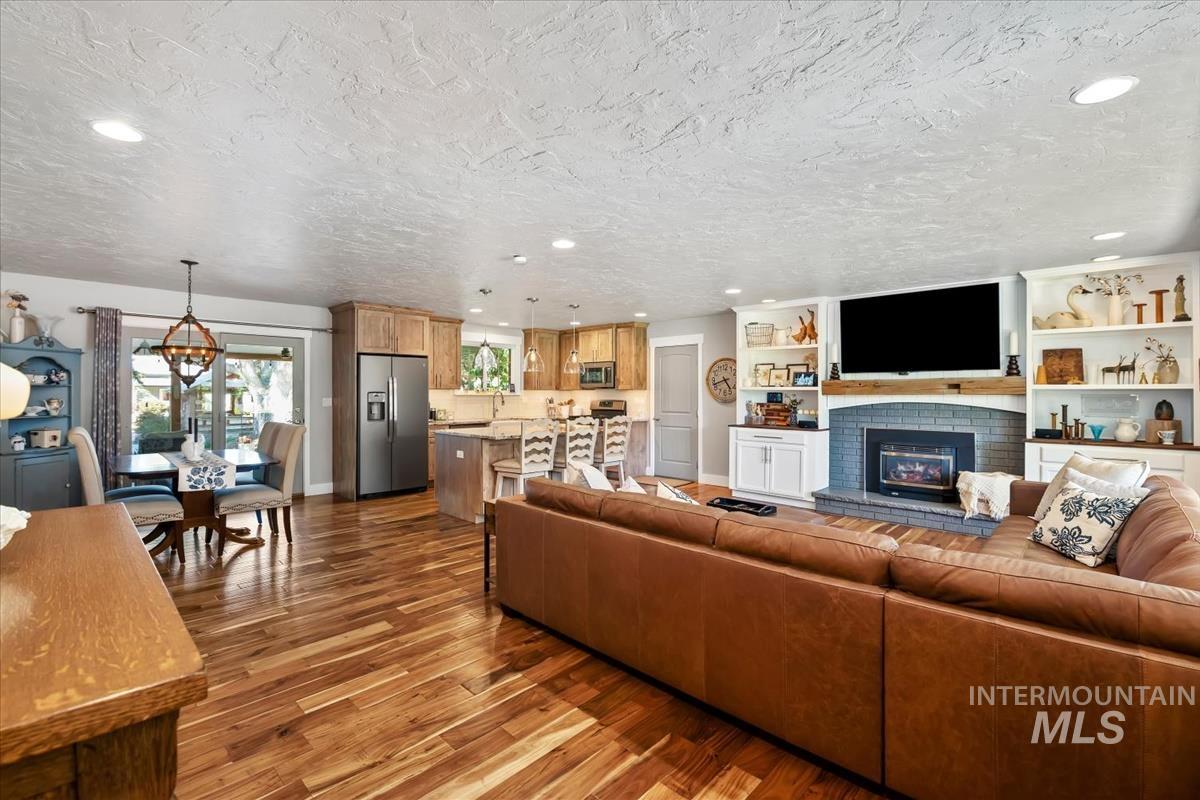 11520 W Edna St