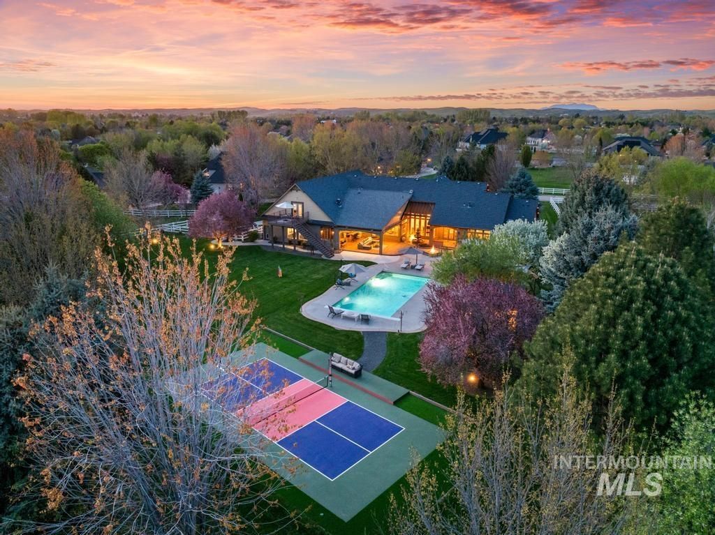 Photo of 3665 W Fieno Ct, Eagle, ID 83616 (MLS # 98982126)