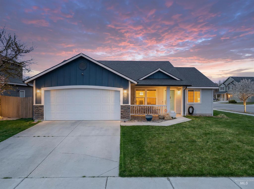 Photo of 343 E Joshua Tree Dr, Meridian, ID 83646 (MLS # 98979710)