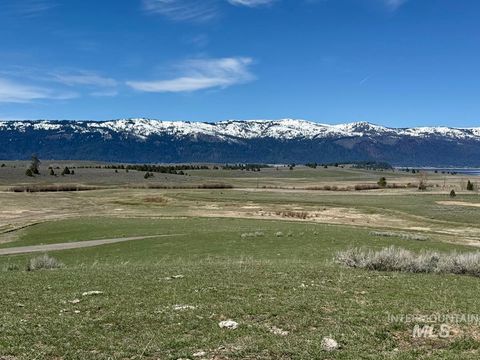 Photo of TBD Pine Lakes Ranch Drive, Cascade, ID 83611 (MLS # 98982103)