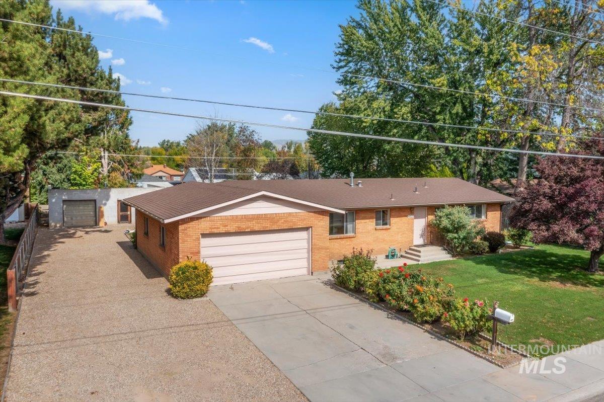 4828 W Kootenai Street