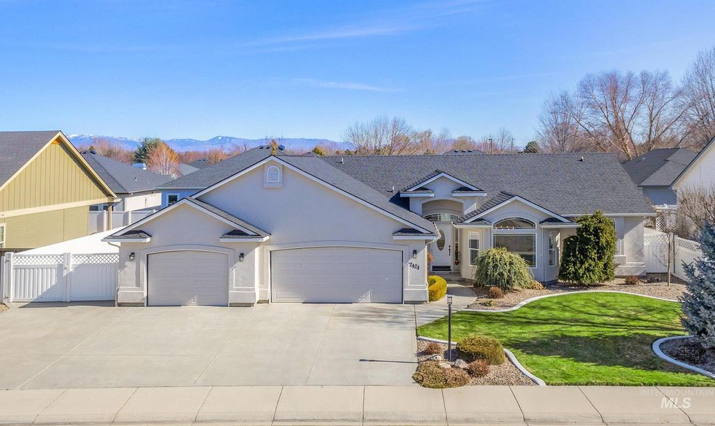 Photo of 2424 N Tangent Ave, Meridian, ID 83646 (MLS # 98976965)