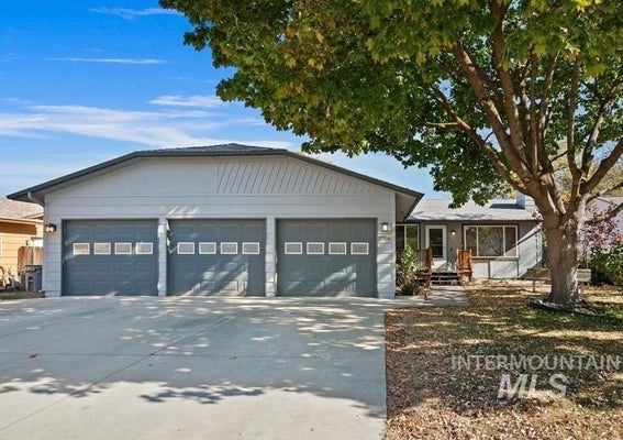 2708 N ASH PARK LN, BOISE, ID 83704 - Image a6397c3efb5c10cc8a46cb2c69ea7915/3236817904