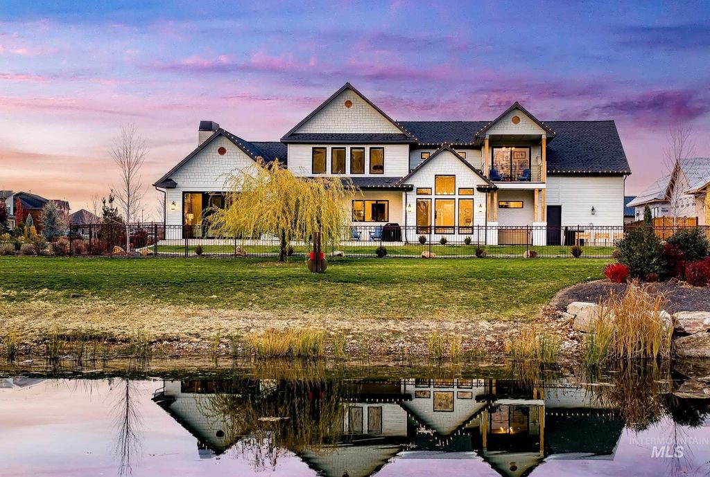 Photo of 7723 W Hevelius Ln, Eagle, ID 83616 (MLS # 98972388)