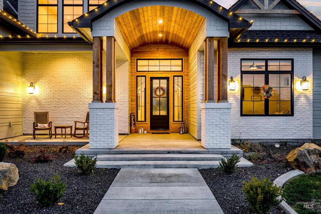 Photo of 7723 W Hevelius Ln, Eagle, ID 83616 (MLS # 98972388)