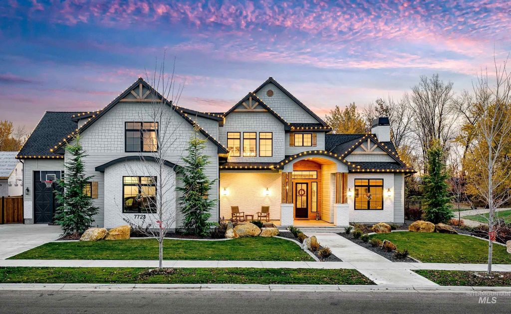 Photo of 7723 W Hevelius Ln, Eagle, ID 83616 (MLS # 98972388)