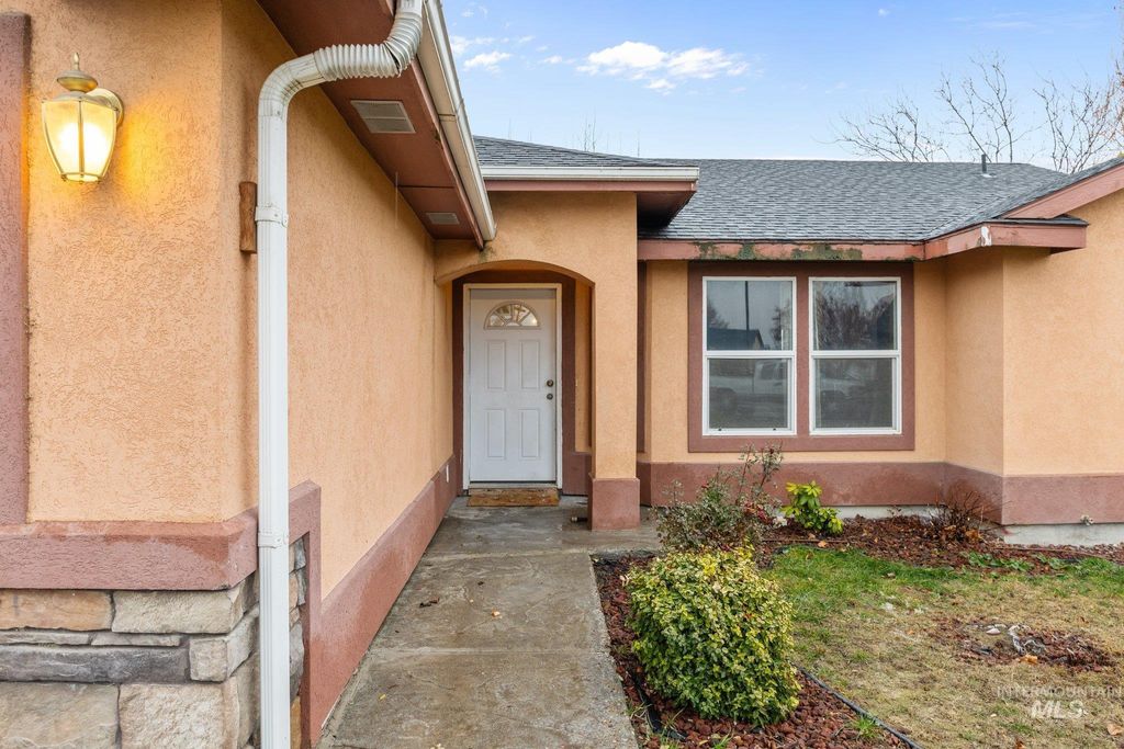 Photo of 113 Rose Petal Ct, Wilder, ID 83676 (MLS # 98969250)