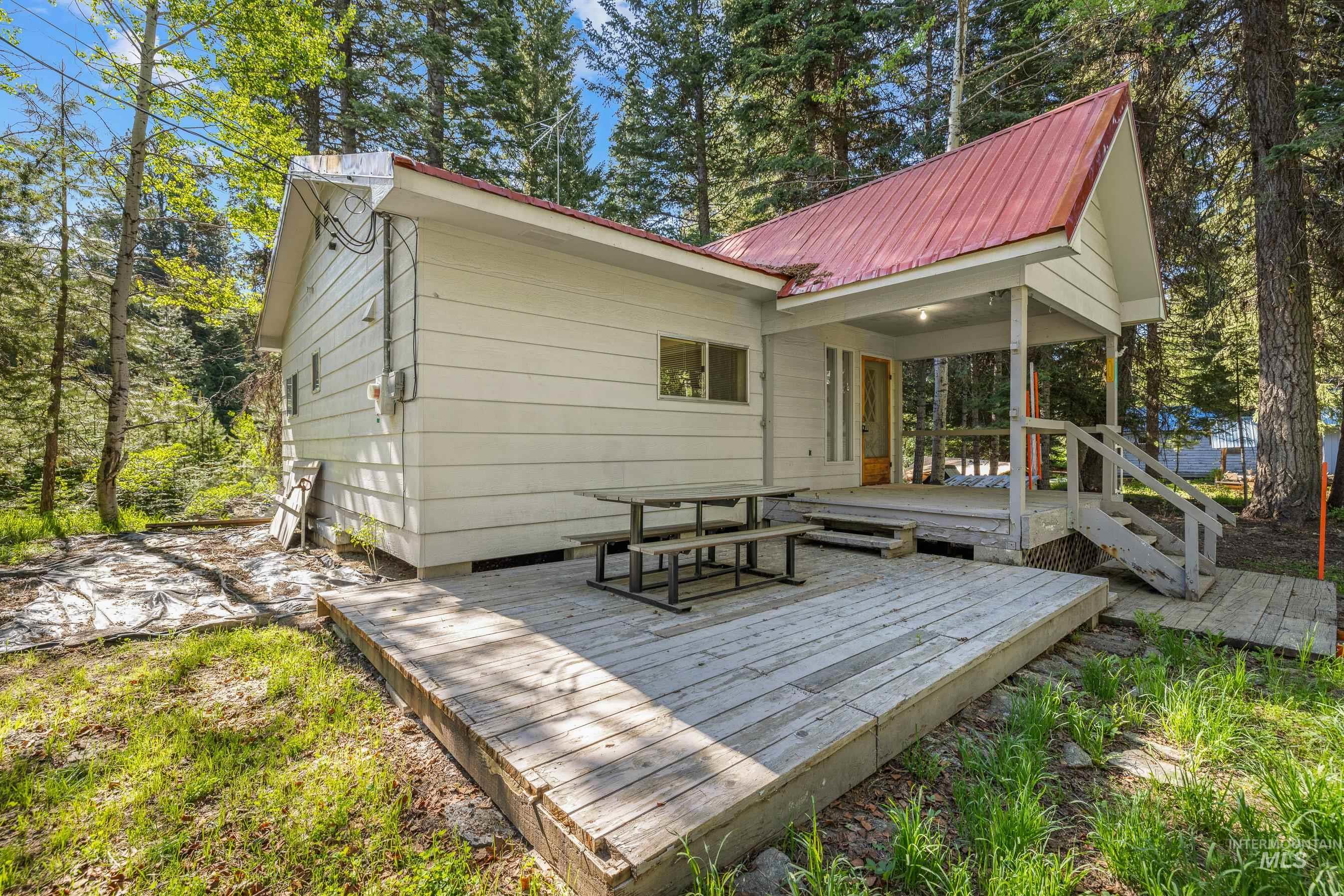 1718 Warren Wagon Rd.