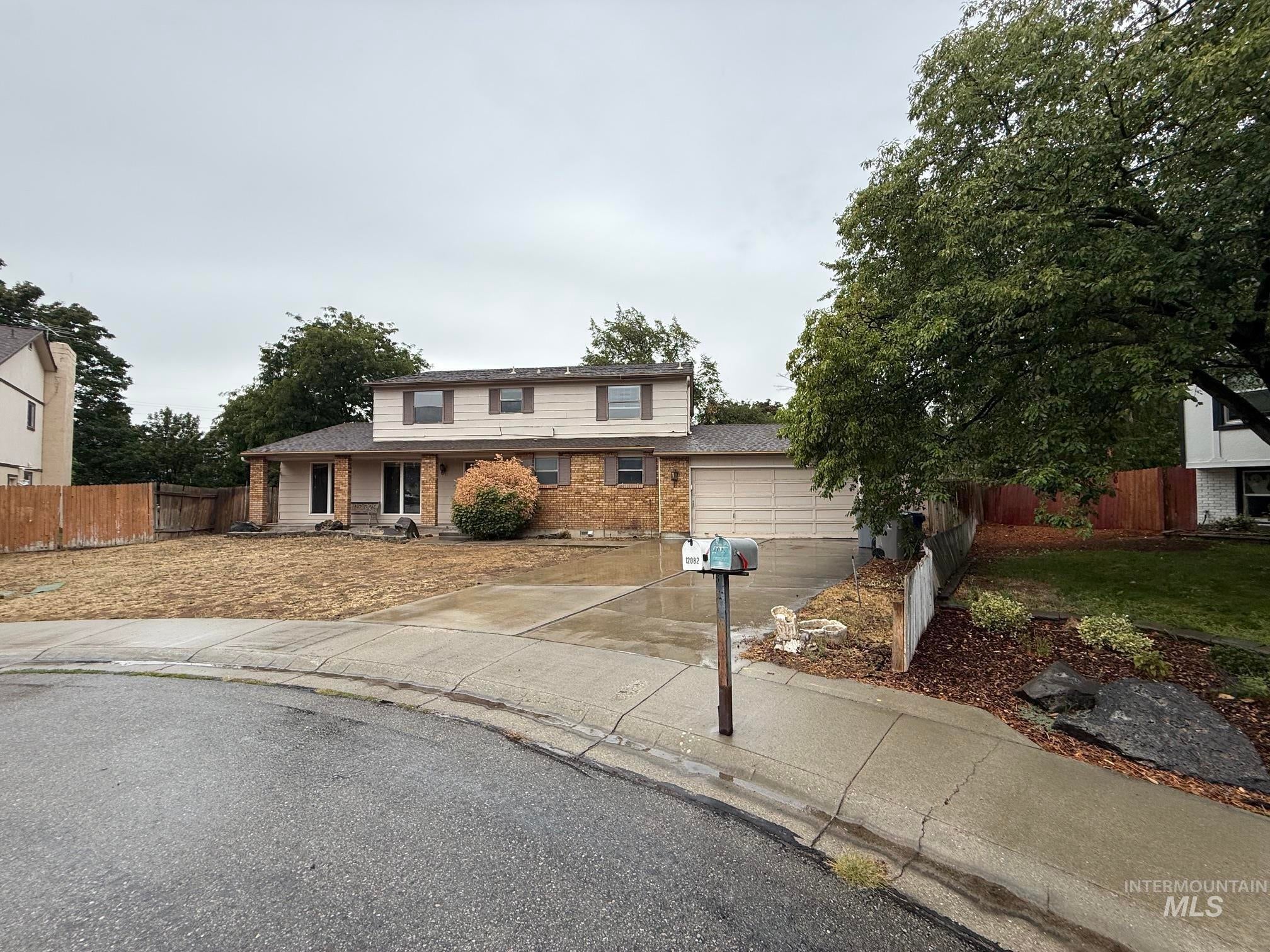 12082 W Edna