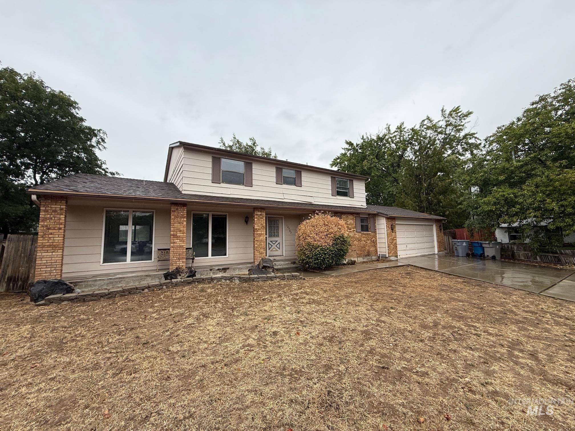 12082 W Edna