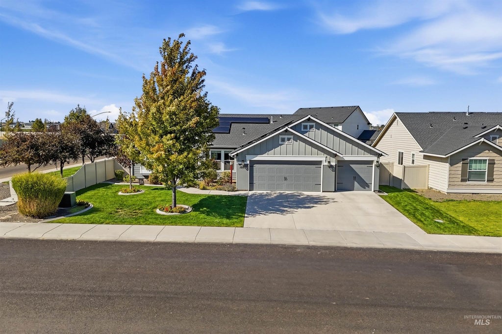 Photo of 15517 Fuchsia Avenue, Nampa, ID 83651 (MLS # 99001858)