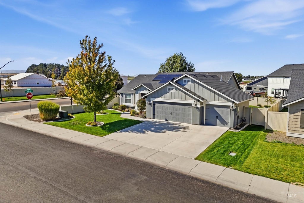 Photo of 15517 Fuchsia Avenue, Nampa, ID 83651 (MLS # 99001858)