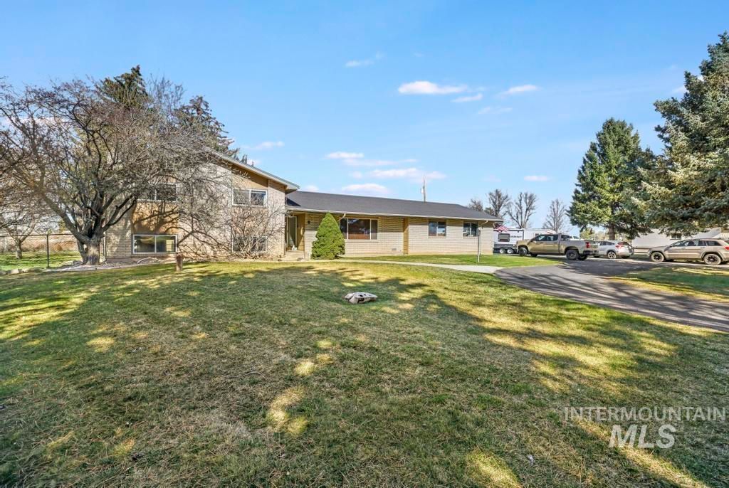 Photo of 1532 Briarwood Lane, Twin Falls, ID 83301 (MLS # 98979069)
