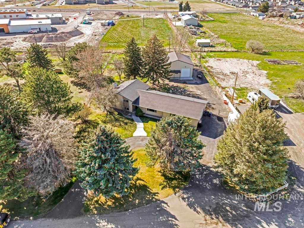 Photo of 1532 Briarwood Lane, Twin Falls, ID 83301 (MLS # 98979069)